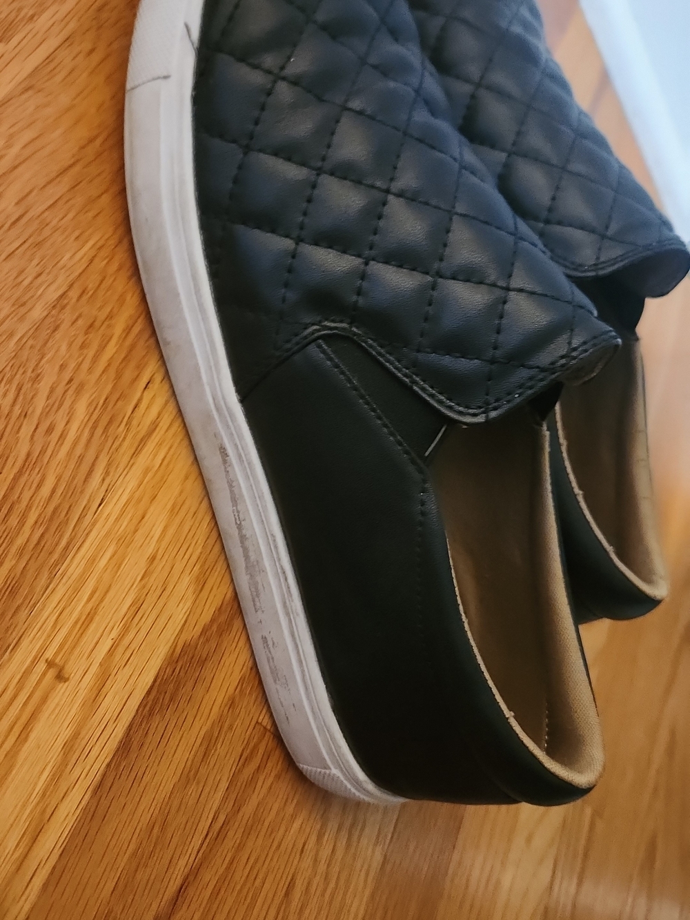 Womens Quilted Slip-On Sneakers - Black